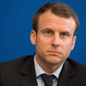 [À voir]: Quand le jeune #Macron expulse les jeunes de #Bobigny pour faire « candidat jeune »… 